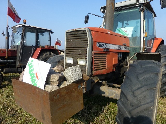 Protest na polach w Pławinku trwał od 14 stycznia. Wreszcie rolnicy zaczęli uprawiać pola.