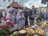 Mateusz Gessler oceniał potrawy na konkursie „Nasze sandomierskie kulinaria regionalne” w Sandomierzu. Kto zwyciężył? 