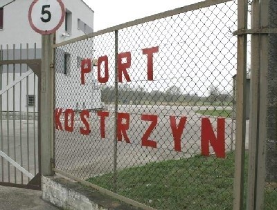 Port w Kostrzynie znowu działa. Żeby jednak mogły do niego regularnie dopływać barki, trzeba pogłębić Odrę i Wartę (fot. Jakub Pikulik)