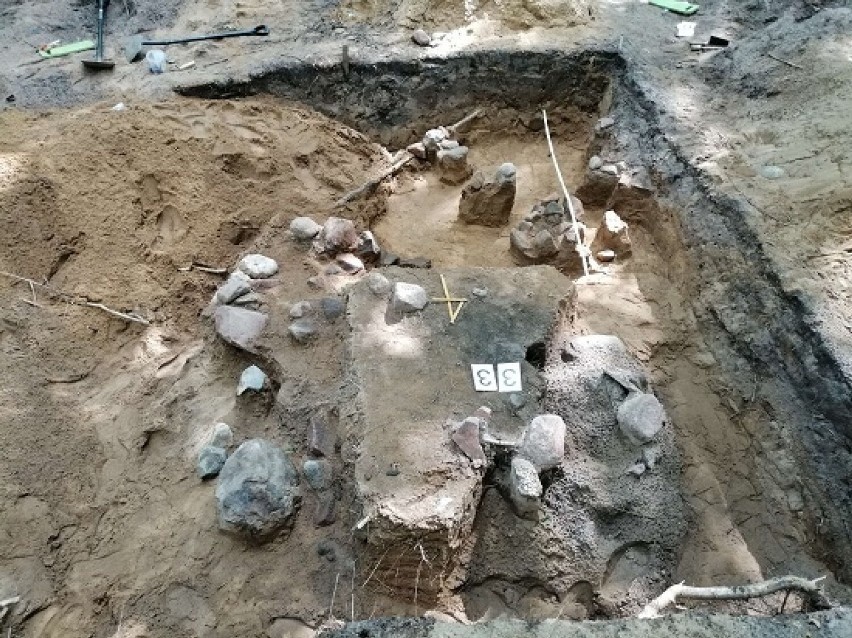 Niezwykłe znalezisko archeologiczne w Parparach koło Sztumu. Odkryto cmentarzysko sprzed 3000 lat! ZDJĘCIA