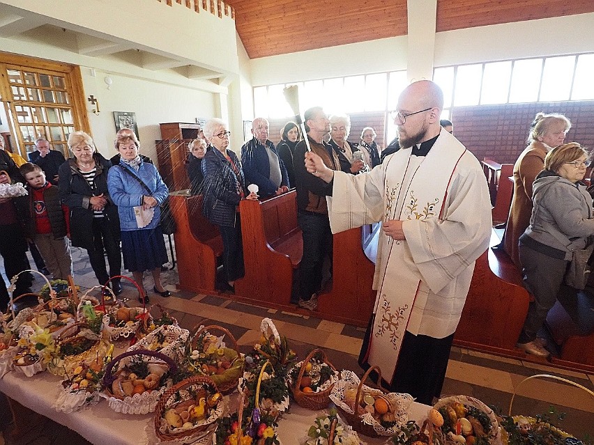 Święcenie pokarmów w łódzkich kościołach. Jak było u jezuitów, a jak w katedrze?