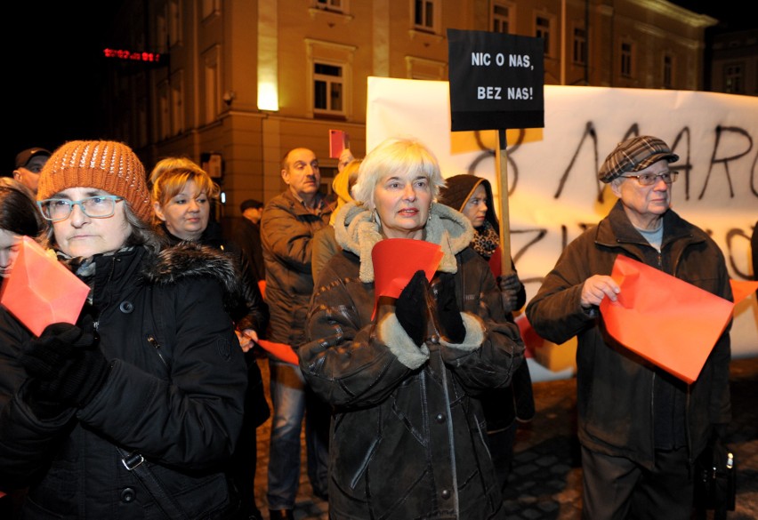 Przemyślanki manifestowały na rynku swą solidarność w walce...