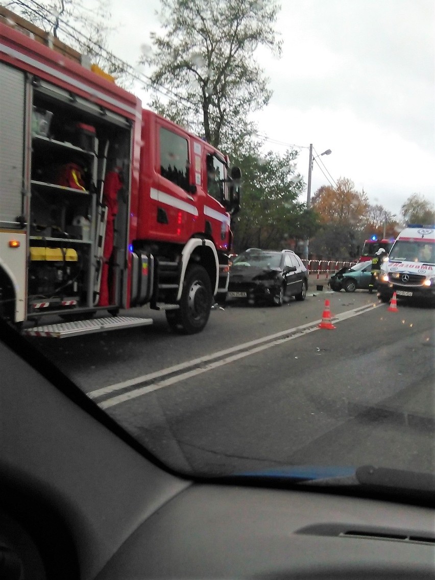 Poważny wypadek samochodowy w Kobylnicy
