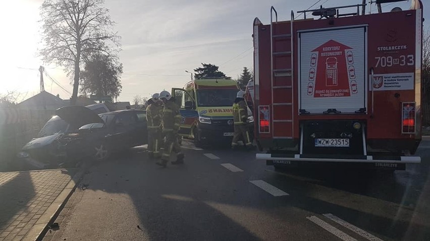 W Rawicy - Kolonii zderzyły się dwa samochody, do szpitala...