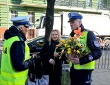 Drogie Panie wszystkiego najlepszego! Dzień Kobiet ze szczecińską policją [ZDJĘCIA]