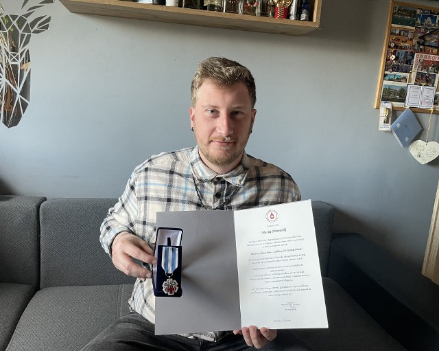 Maciej Zimowski odebrał medal Zasłużony dla Zdrowia Narodu. Jest jednym z najmłodszych, którzy zostali wyróżnieni w ten sposób