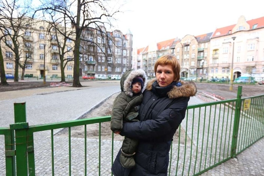 Magdalena Pruchnik mówi, że plac powinien być miejscem zabaw...