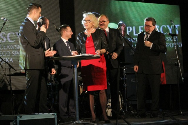 Anna Pawłowska odebrała w imieniu męża nagrodę dla najlepszego trenera poprzedniego roku