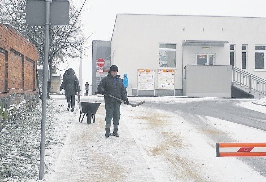 Ze śniegiem trzeba było walczyć nie tylko zimą, ale i na początku wiosny.