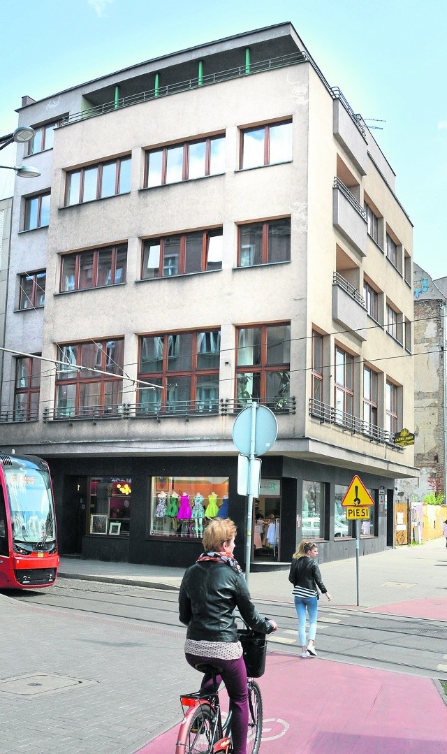 Modernistyczna kamienica przy dworcowej 13 w Katowicach. Tu swoją siedzibę ma towarzystwo literackie, wydawca „Śląska”