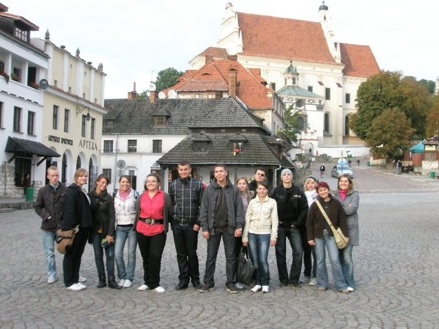 Młodzież z Holzminden w Niemczech podczas wizyty w Polsce odwiedziła Kazimierz Dolny nad Wisłą. 