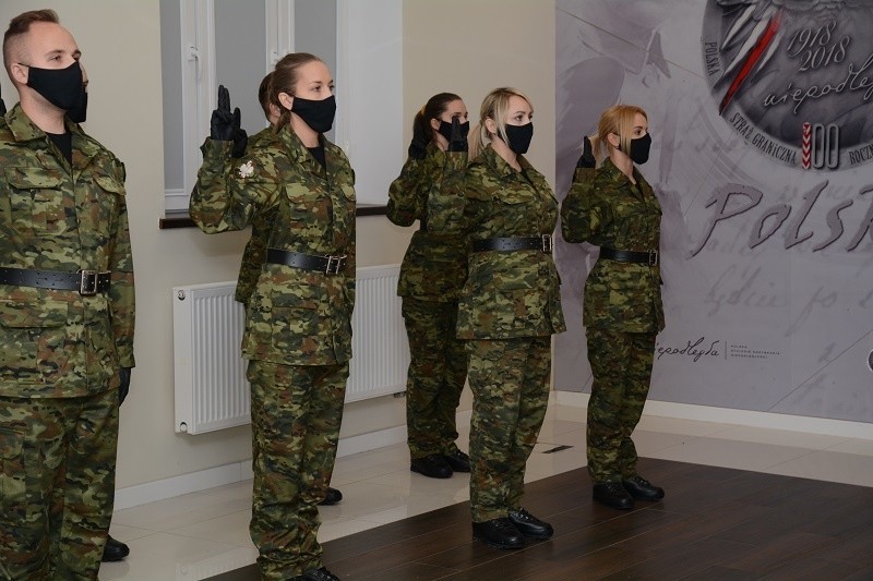 12 nowych funkcjonariuszy warmińsko-mazurskiej straży...