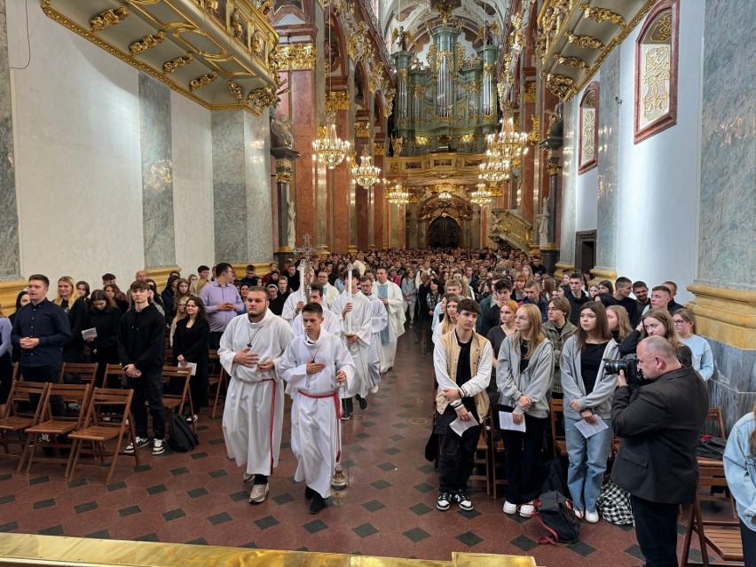 2 tysiące maturzystów z Diecezji Radomskiej uczestniczyło w pielgrzymce do Częstochowy. Zobaczcie zdjęcia
