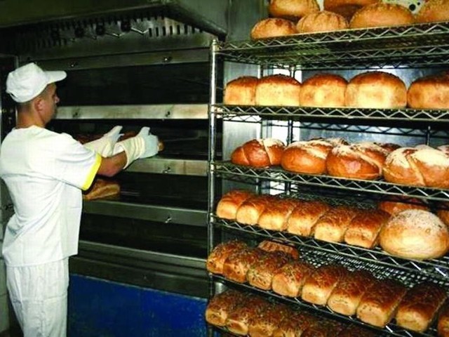 Dobry chleb - to nie za 99 groszyW piekarni w Czarżu produkowane są chleby wyłącznie na naturalnym zakwasie