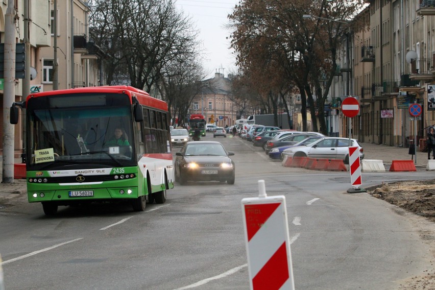 Fabryczna w Lublinie już bez aut. Sprawdź, jak jeździ komunikacja miejska. Zobacz też zdjęcia