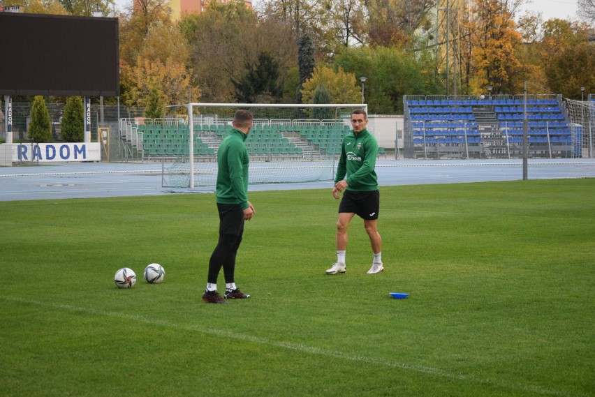 PKO Ekstraklasa. Czwartkowy trening Radomiaka przed meczem z Górnikiem Łęczna. Trenowali Radecki i Karwot. Nie było Kozaka (ZDJĘCIA)