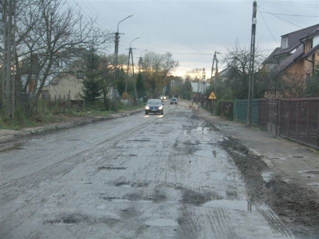 Ulica Kościuszki w Rzekuniu podczas deszczu