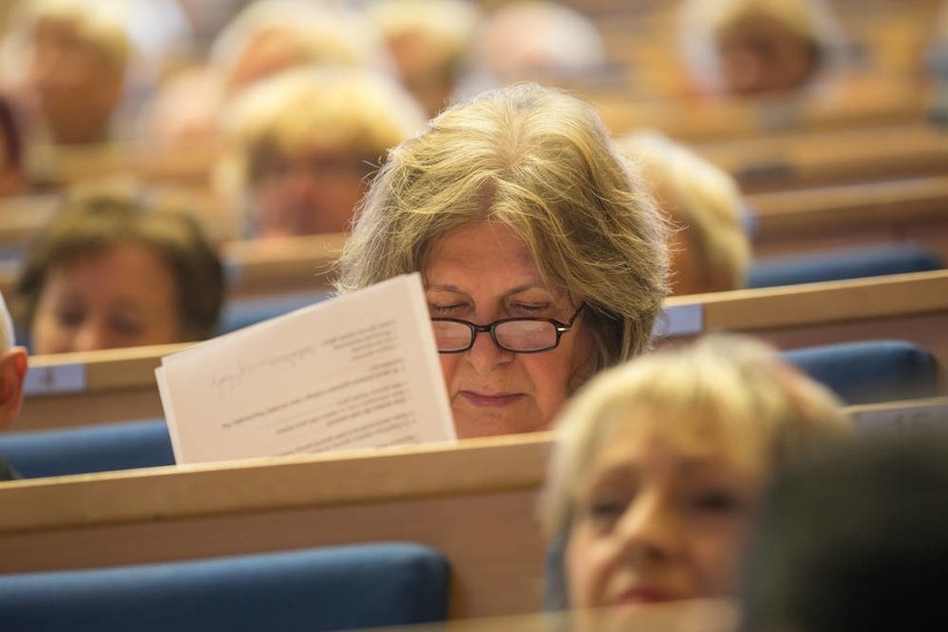 I Forum Seniora. Seniorzy zamknęli się w domach. Nie wiedzą, co tracą [ZDJĘCIA, WIDEO]