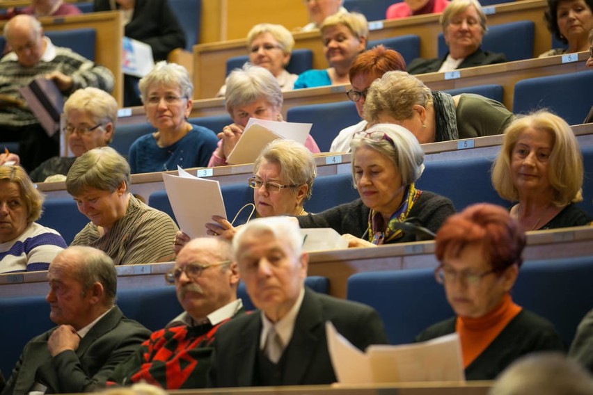 I Forum Seniora. Seniorzy zamknęli się w domach. Nie wiedzą, co tracą [ZDJĘCIA, WIDEO]