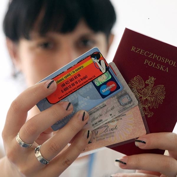 Dowód osobisty, paszport, prawo jazdy, karta do bankomatu to dokumenty, którymi posługujemy się najczęściej. Są one też najbardziej narażone na utratę.