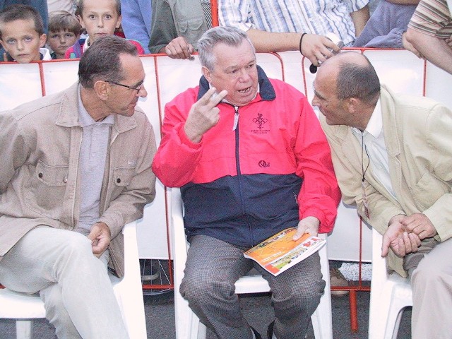 5 lipca 2003, meta 5. etapu Wyścigu Solidarności i Olimpijczyków. Od lewej: Ryszard Szurkowski, Leszek Drogosz i ówczesny wiceprezydent Kielc, Andrzej Sygut.