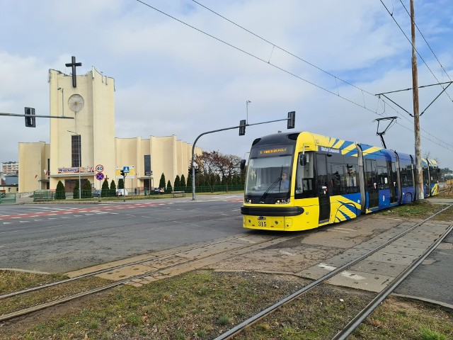 Od poniedziałku 15 listopada zostanie zamknięty dla samochodów przejazd przez tory tramwajowe na skrzyżowaniu ulic Konstytucji 3 Maja i Wyszyńskiego