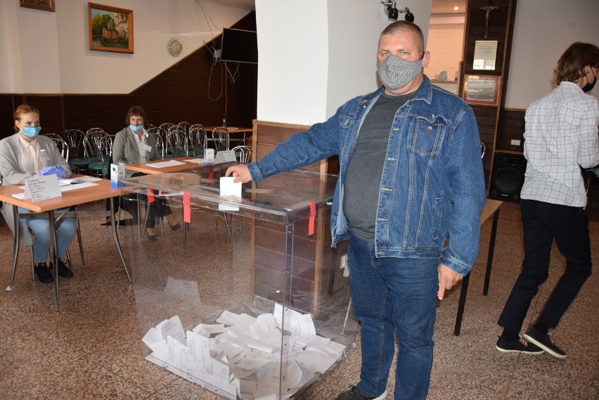 Referendum w Skale. Mieszkańcy nie odwołali burmistrza Krzysztofa Wójtowicza