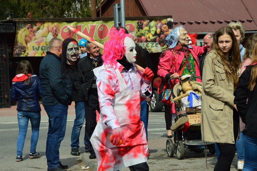 Lany Poniedziałek. Najdziwniejsze tradycje w Małopolsce na śmigus-dyngus                      