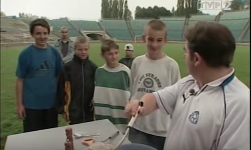 Lato 2000. Robert Makłowicz gotuje na Stadionie Śląskim i...