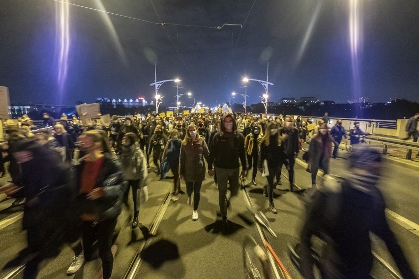 W poniedziałek odbyły się kolejne protesty przeciwko...