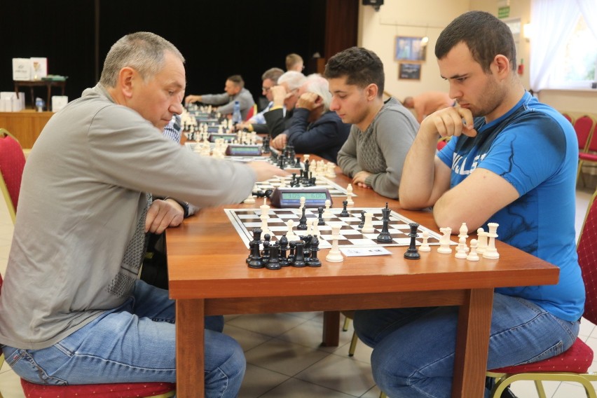 W Wielgiem zmagali się szachiści. Do rywalizacji zgłosiło się ponad 40 osób!