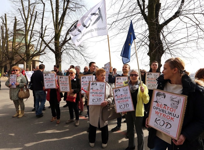 Protesty podczas wizyty premier Beaty Szydło w Szczecinie