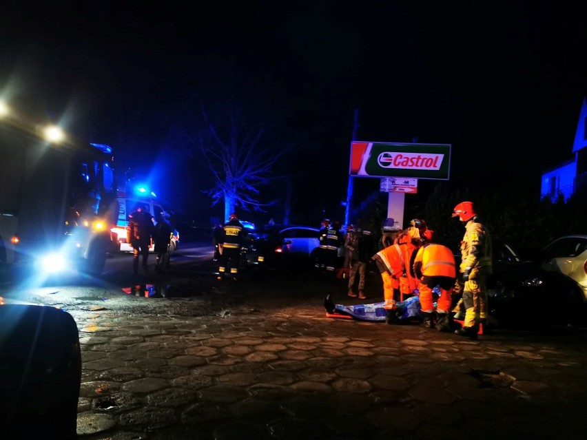 Wypadek na ul. Lechickiej w Koszalinie. Dwie osoby trafiły do szpitala [ZDJĘCIA]