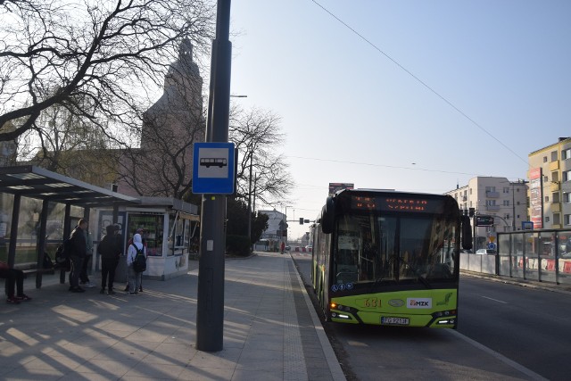 Pamiętajcie! Autobusy znów będą jeździć koło Arsenału. Wraca więc obowiązujący tam przystanek.