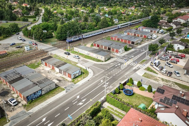 Kierowcy mogą już jeździć całym nowym odcinkiem ulicy Jesiennej w Częstochowie - od łącznika z ul. Jagiellońską do ul. Rydza – Śmigłego.