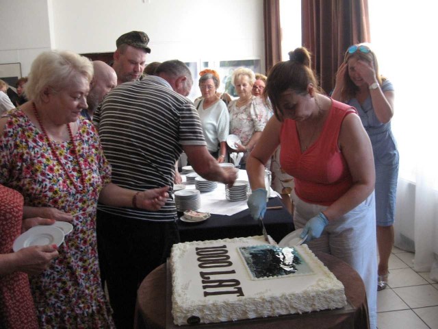 Gości Retrospotkania przywitał urodzinowy tort!