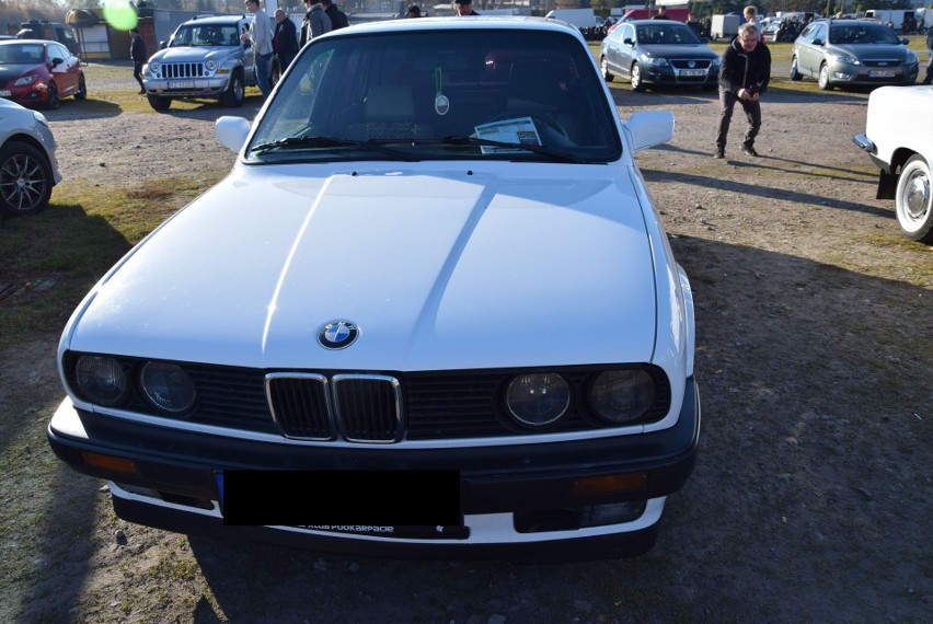 BMW E30 - rok produkcji 1998, z silnikiem 1.8 benzyna i mocy...