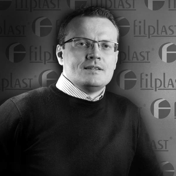 Tomasz Szkudlarek, dyr. handlowy PPUH "Filplast" radzi jak zadbać o okna.