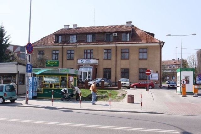 Szpital Wojewódzki w Białymstoku zajmuje przestrzeń po obu stronach ulicy Skłodowskiej