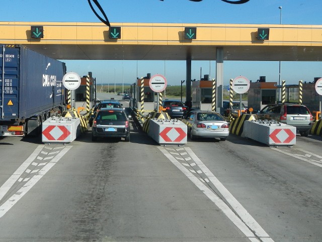 Bezpłatny przejazd A1 miedzy Toruniem a Gdańskiem dotyczy pojazdów osobowych z ukraińskimi tablicami rejestracyjnymi
