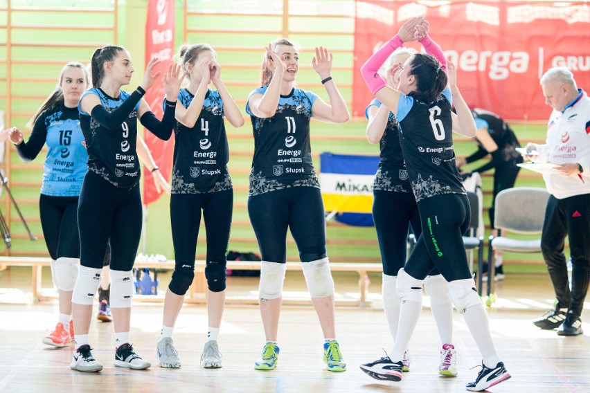 Zawodniczki Energi Czarnych Słupsk zajęły drugie miejsce w turnieju w Słupsku i zagrają dalej o II ligę [ZDJĘCIA]