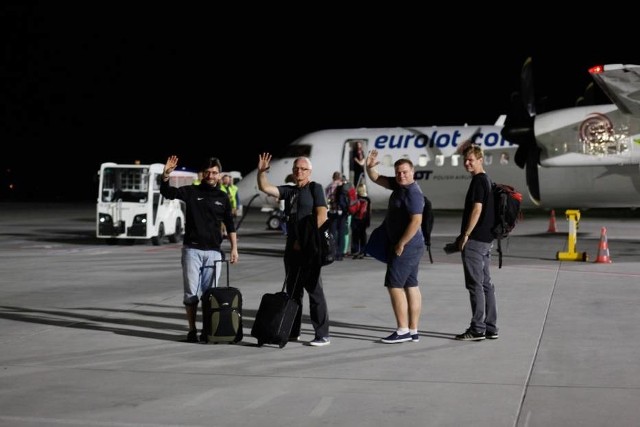 Pasażerowie do Lwowa będą podróżowali samolotem typu Bombardier Dash Q400, który może wziąć na swój pokład 78 osób. Jak się okazało połączenie było strzałem w dziesiątkę - bilety na pierwszy lot sprzedano w stu procentach.Zobacz także: Niebezpieczne kraje. Tu nie jedź na wakacje. MSZ ostrzega turystówNowosciTorun