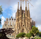 "Sagrada Familia". Jakie tajemnice kryje jedna z najbardziej niezwykłych budowli w Europie? [ZDJĘCIA]