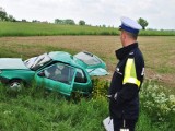 Wypadek pod Dąbrową. 19-latek uderzył w drzewo, zginął na miejscu