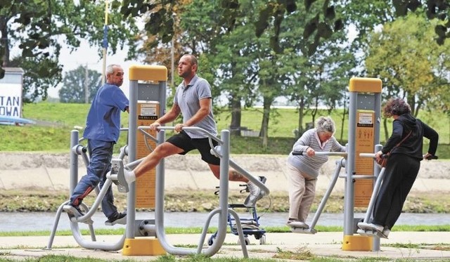 Siłownie w parku Nadodrzańskim mają już spore grono zwolenników. Teraz będą także w parkach w Chicago.