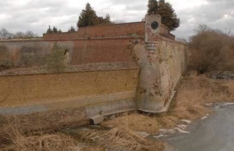 Wyłoniono firmę, która ma przeprowadzić remont bastionu Król. Ma on uratować tę zabytkową budowlę przed zalewaniem wodami z Odry.