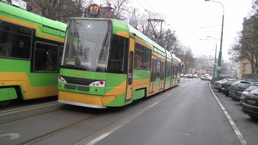 19.12.2016 poznan kt kolizja samochodu z tramwajem...