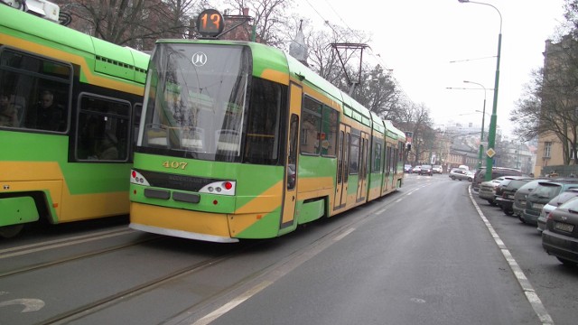 19.12.2016 poznan kt kolizja samochodu z tramwajem grunwaldzka. glos wielkopolski. fot. krzysztof tura/polska press