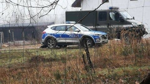Na posesji w Mleczkowie pojawiła się policja oraz saperzy.