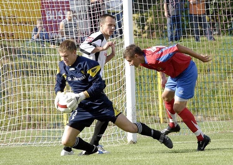 Bezbramkowym remisem zakonczyly sie na stadionie przy ul....